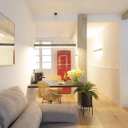 Shiny By Oldtown Apartment