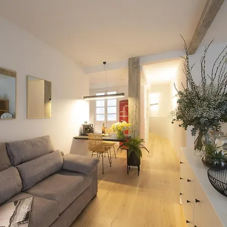 Shiny By Oldtown Apartment *