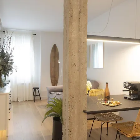 Shiny By Oldtown Apartment *