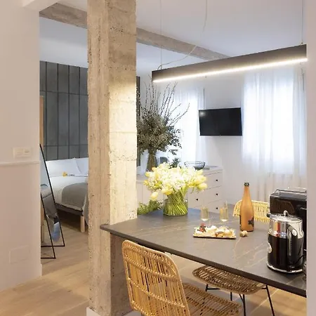 Shiny By Oldtown San Sebastián